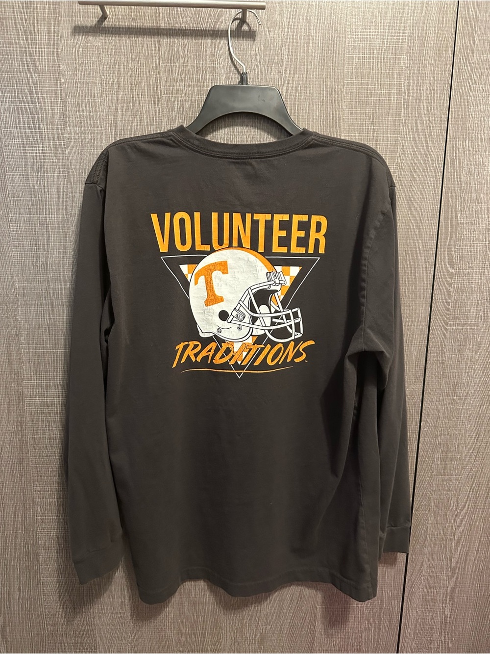 Volunteer Pocket Long-Sleeve Tee - Black - Picture 5 of 5